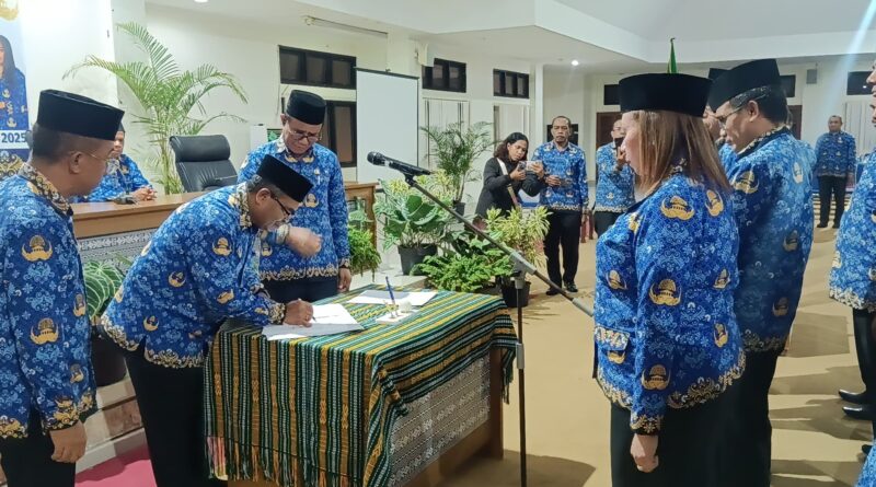 Penandatangan Berita Acara Pengukuhan Pengurus Korpri Kab. TTS periode 2025-2030 ( foto/polce)
