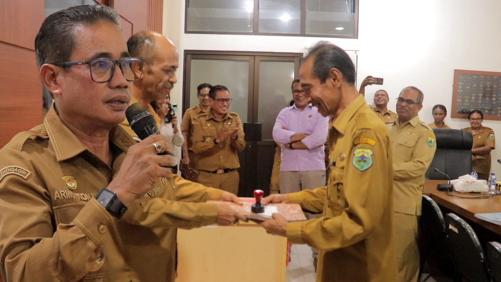 “Drama dan Refleksi di Balik Sertijab TTS: ‘Bukan Berkat yang Datangkan Kasih, Tapi Kasih yang Datangkan Berkat’”